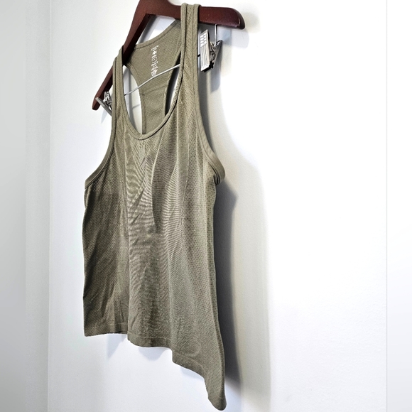 Athletic Works Racer Back Tank Top - Size US L - Picture 2 of 5